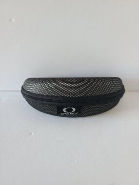 OAKLEY CURVED ZIP AROUND BLACK SILVER CLAMSHELL SUNGLASS HARD CASE **CASE ONLY**